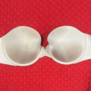 VS Strapless Bra